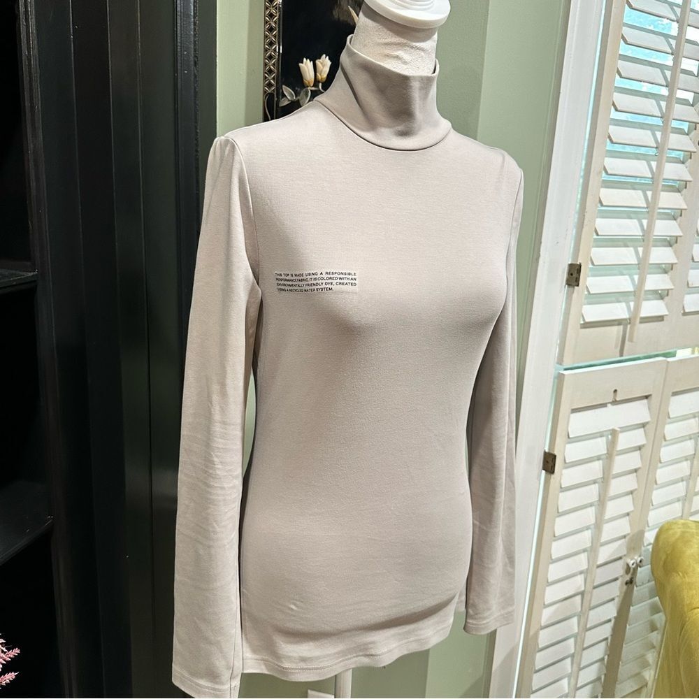 PANGAIA Long Sleeve Turtleneck Top – Size M - Picture 1 of 11
